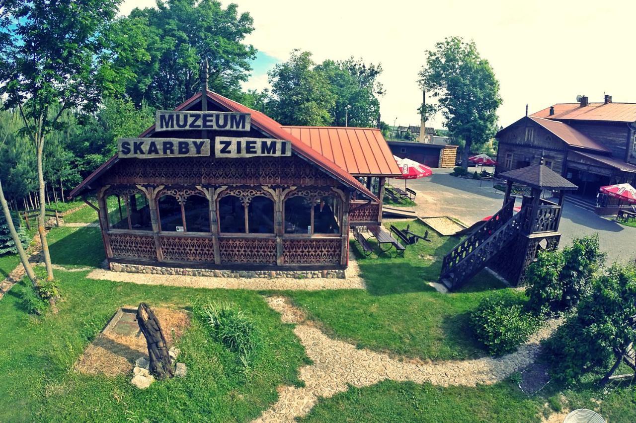 Noclegi Przy Restauracji KlemensSzczebrzeszyn エクステリア 写真